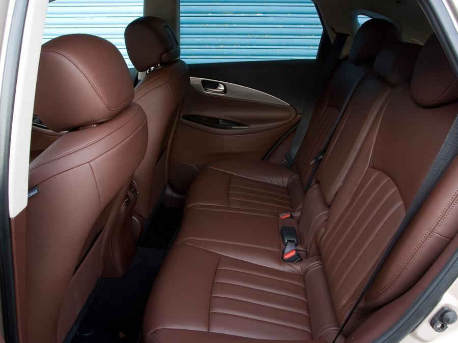  Infiniti EX37 2008 года  (UK) (фото 7 из 9)